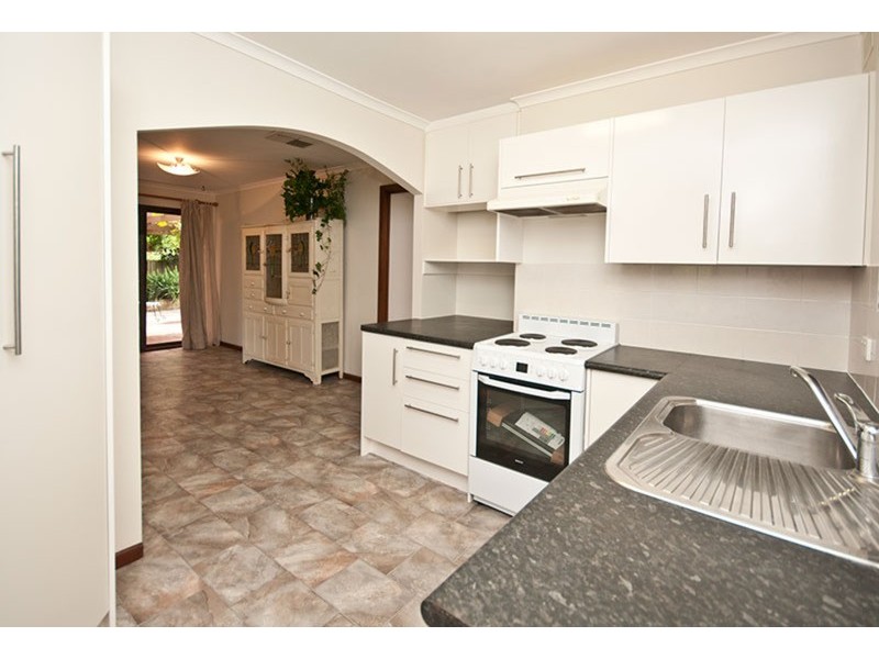 15 Dew Street, Aberfoyle Park SA 5159