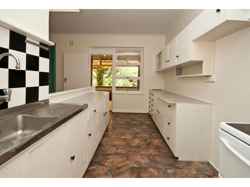 7 Parham Road, Eden Hills SA 5050