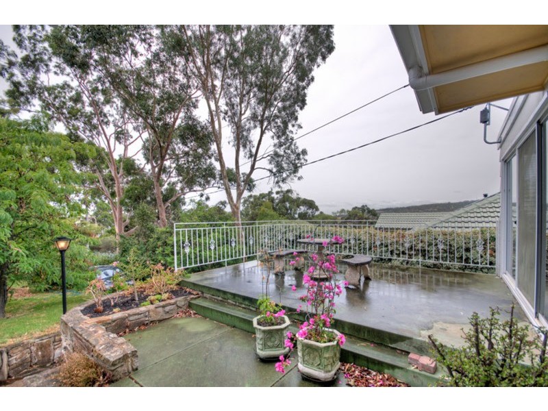 2 Ward Avenue, Eden Hills SA 5050