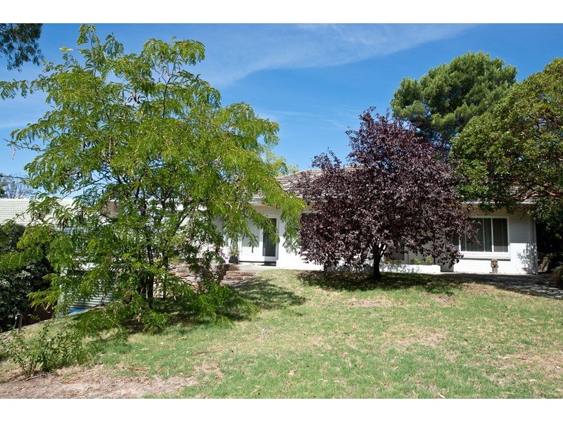 2 Ward Avenue, Eden Hills SA 5050