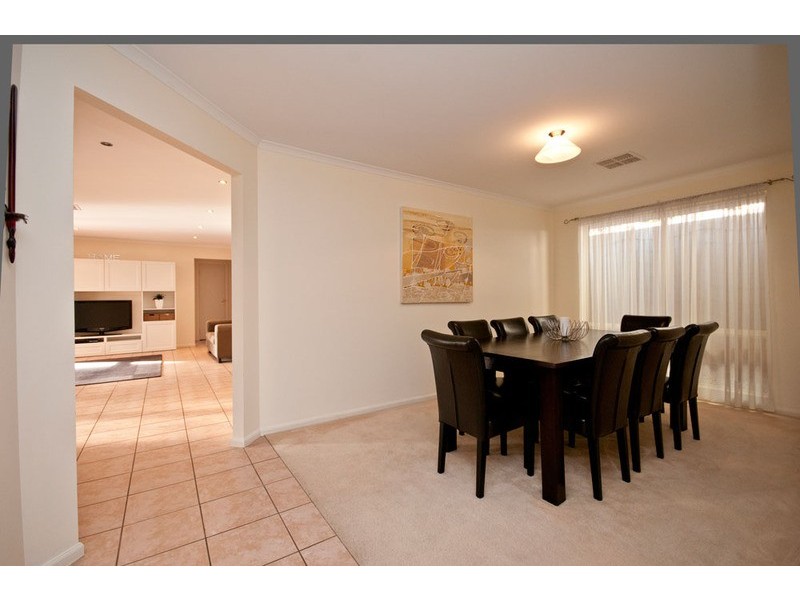 2 Amelio Walk, Flagstaff Hill SA 5159