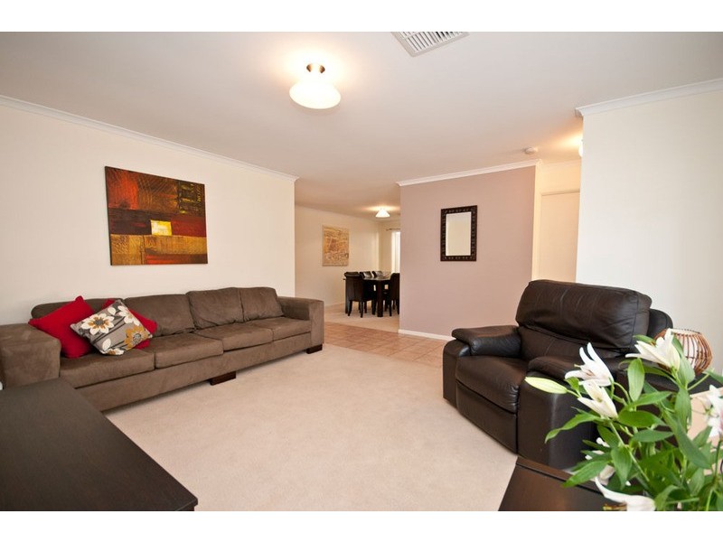 2 Amelio Walk, Flagstaff Hill SA 5159