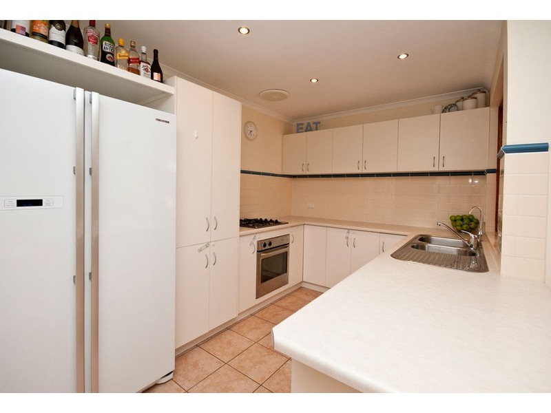 2 Amelio Walk, Flagstaff Hill SA 5159