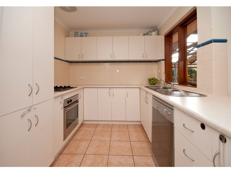 2 Amelio Walk, Flagstaff Hill SA 5159