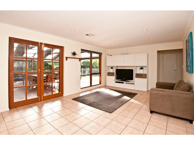 2 Amelio Walk, Flagstaff Hill SA 5159