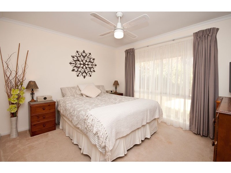 2 Amelio Walk, Flagstaff Hill SA 5159