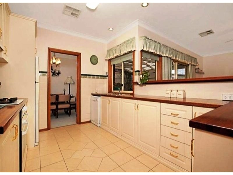 35 Maidencombe Drive, Moana SA 5169