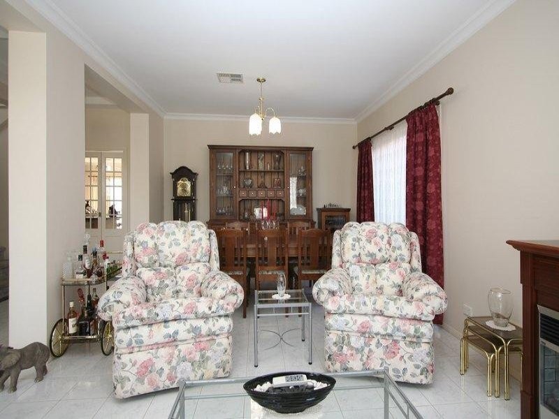 27 Shearwater Drive, Mawson Lakes SA 5095