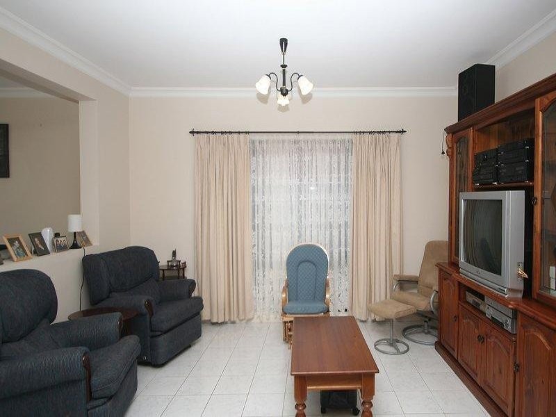 27 Shearwater Drive, Mawson Lakes SA 5095