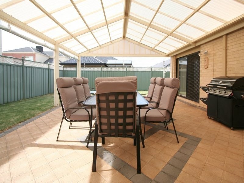 27 Shearwater Drive, Mawson Lakes SA 5095