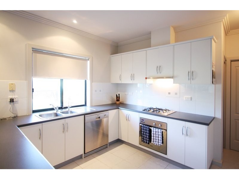 8 Brimpton Avenue, Mawson Lakes SA 5095