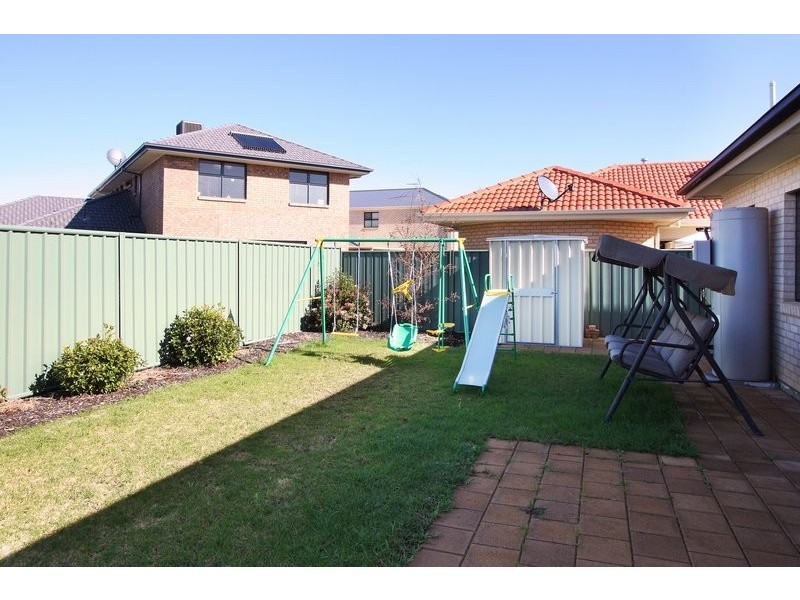 8 Brimpton Avenue, Mawson Lakes SA 5095