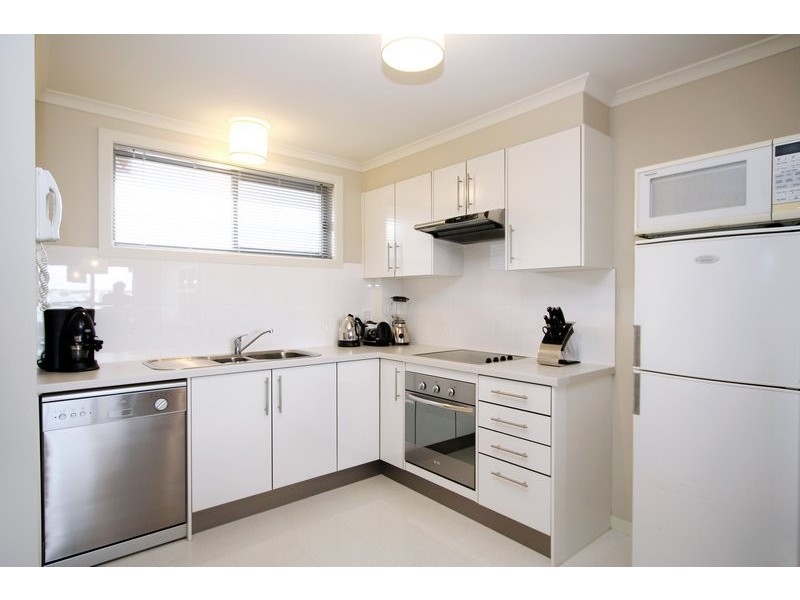 2/5 Goodall Parade, Mawson Lakes SA 5095