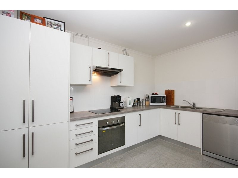 2/7 Euston Walk, Mawson Lakes SA 5095