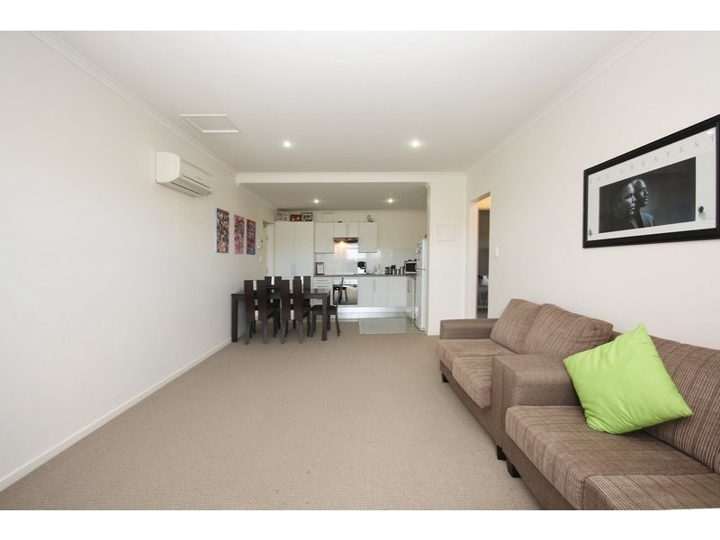 2/7 Euston Walk, Mawson Lakes SA 5095