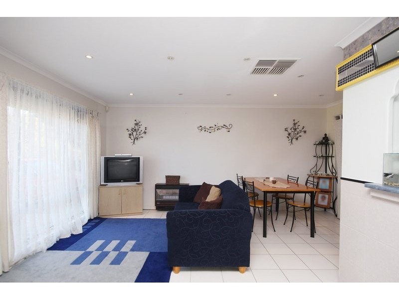 9 Maynard Crescent, Parafield Gardens SA 5107
