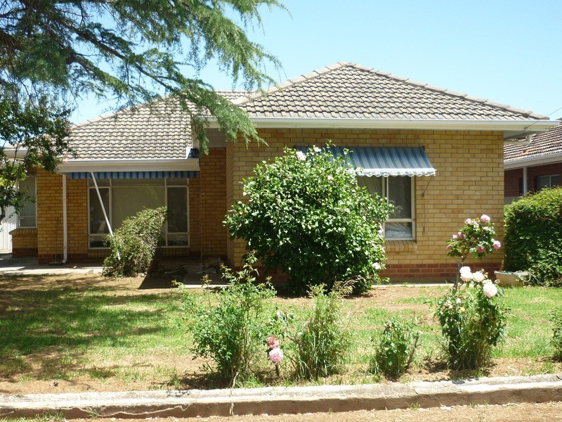 8 Emery Road, Campbelltown SA 5074