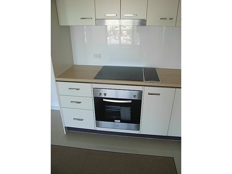 10-16 Light Common, Mawson Lakes SA 5095