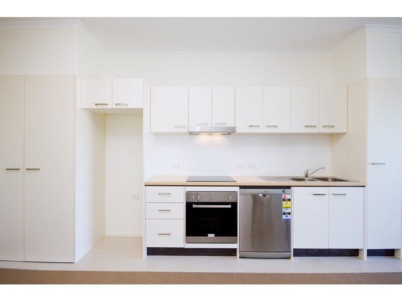 10-16 Light Common, Mawson Lakes SA 5095