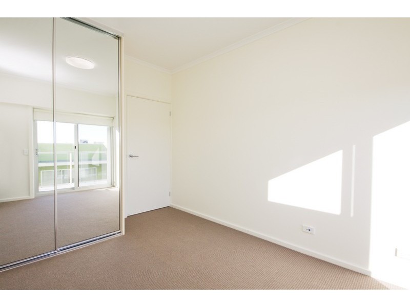 10-16 Light Common, Mawson Lakes SA 5095