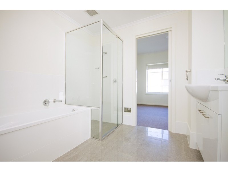 10-16 Light Common, Mawson Lakes SA 5095