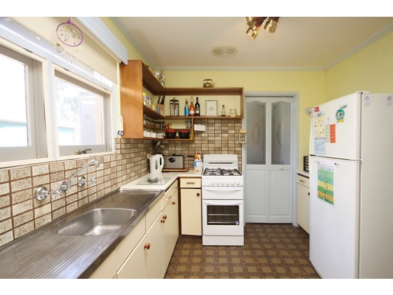 6 Pangari Drive, Fairview Park SA 5126