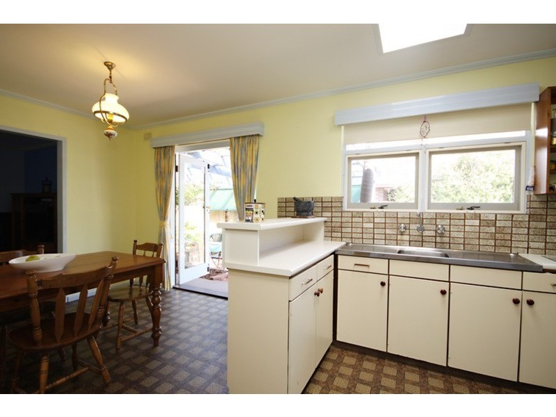 6 Pangari Drive, Fairview Park SA 5126