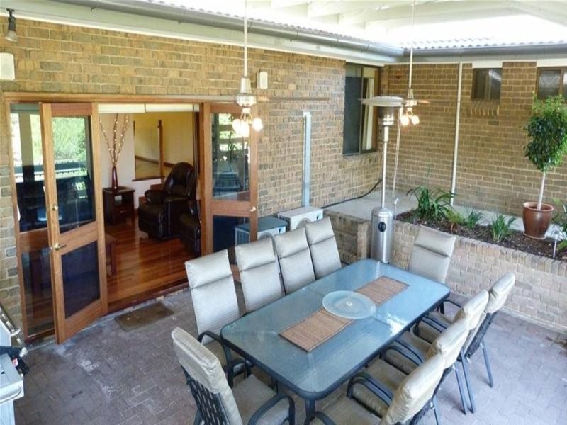 17 Gaylard Crescent, Redwood Park SA 5097