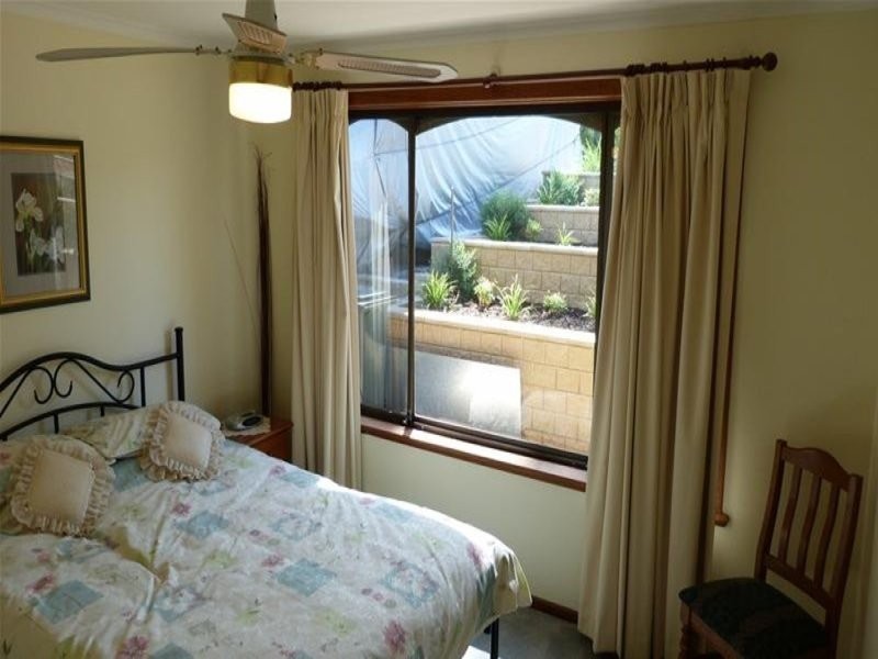 17 Gaylard Crescent, Redwood Park SA 5097