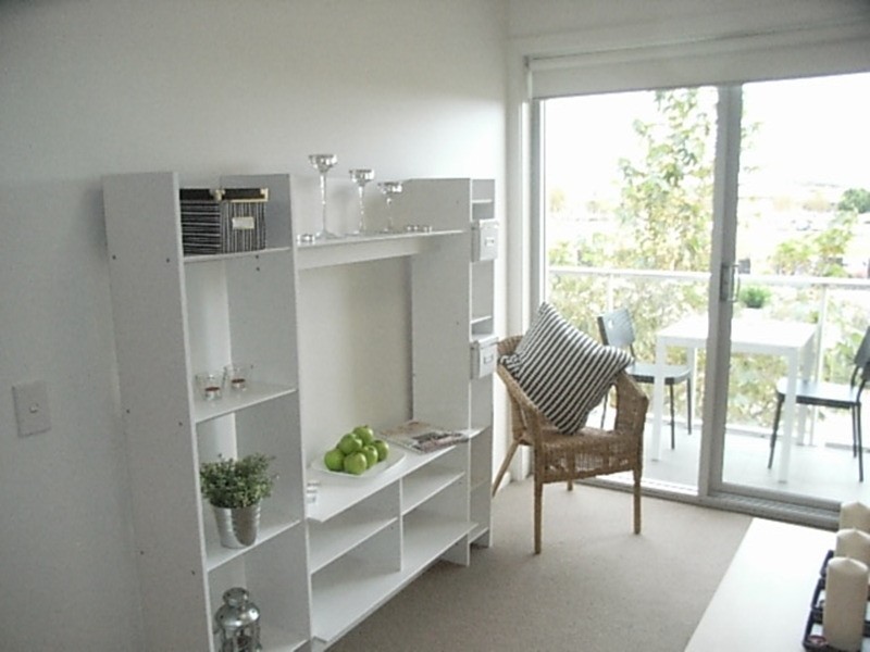 10-16 Light Common, Mawson Lakes SA 5095
