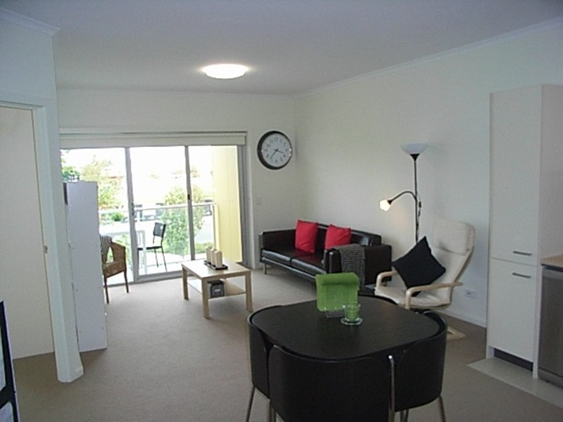 10-16 Light Common, Mawson Lakes SA 5095
