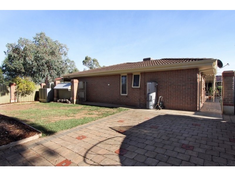 2 Ronaldo Way, Paralowie SA 5108