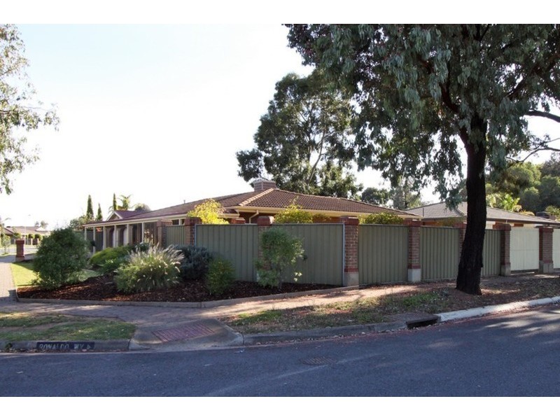 2 Ronaldo Way, Paralowie SA 5108