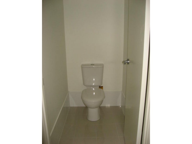 33/10-16 Light Common, Mawson Lakes SA 5095