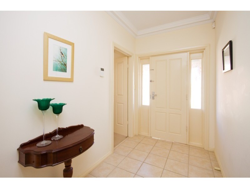 2 Antigua Court, Mawson Lakes SA 5095