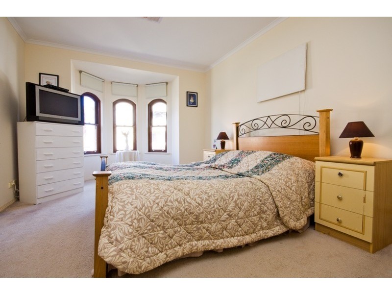 2 Antigua Court, Mawson Lakes SA 5095