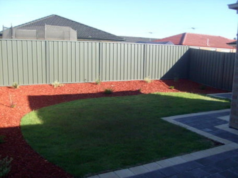 4 Wattle  Crescent, Munno Para West SA 5115