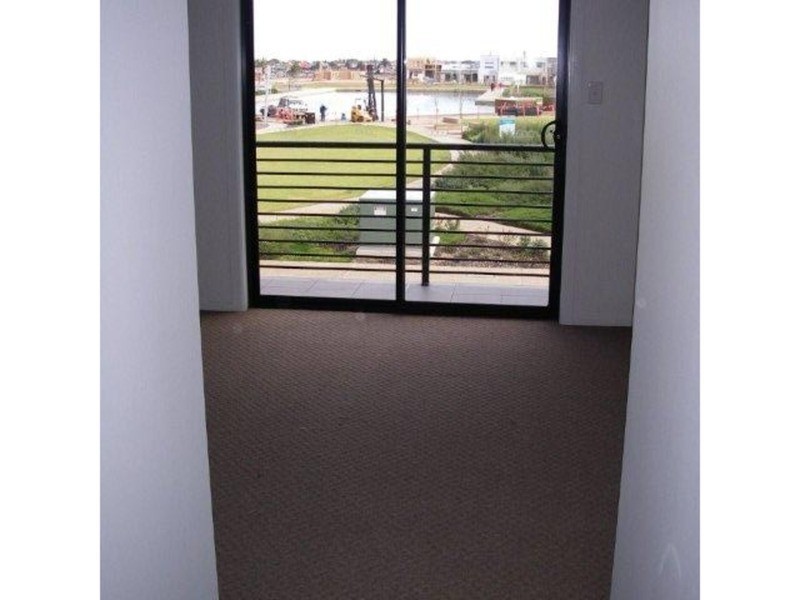 48 Cascades Drive ( Cnr Franklin) Street, Mawson Lakes SA 5095