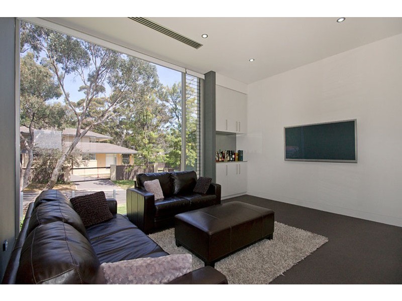 17 Elmglade Road, Springfield SA 5062