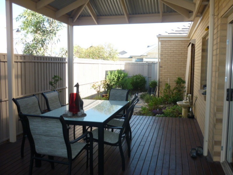 11 HIndmarsh  Circuit, Mawson Lakes SA 5095