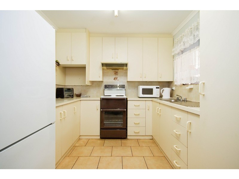 2/4 Jeanette  Crescent, Aberfoyle Park SA 5159