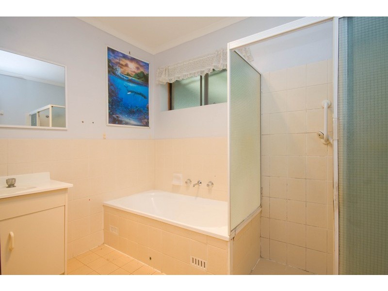 2/4 Jeanette  Crescent, Aberfoyle Park SA 5159