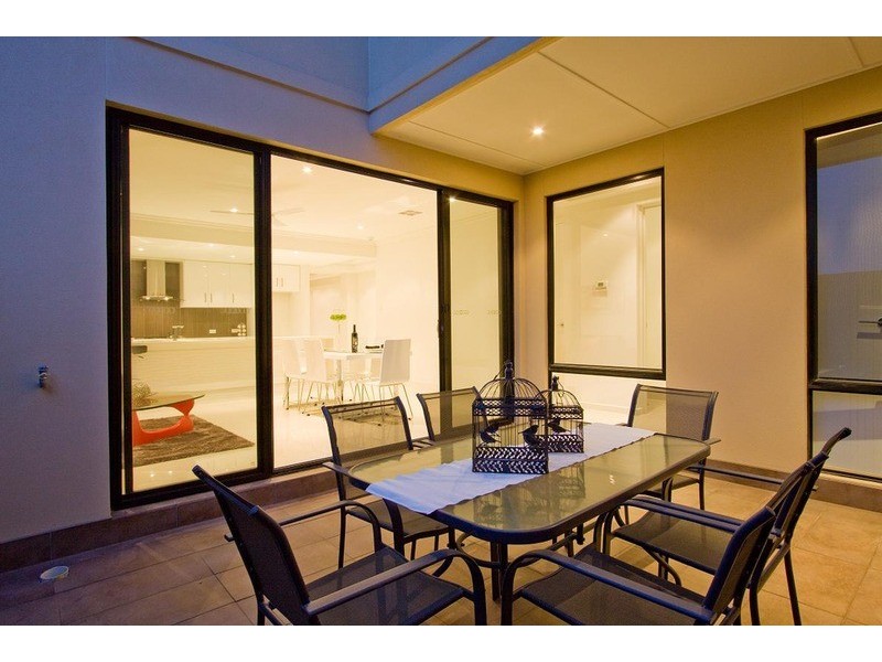 9 James Lane, Mawson Lakes SA 5095