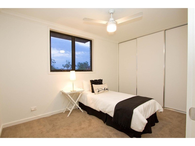 9 James Lane, Mawson Lakes SA 5095