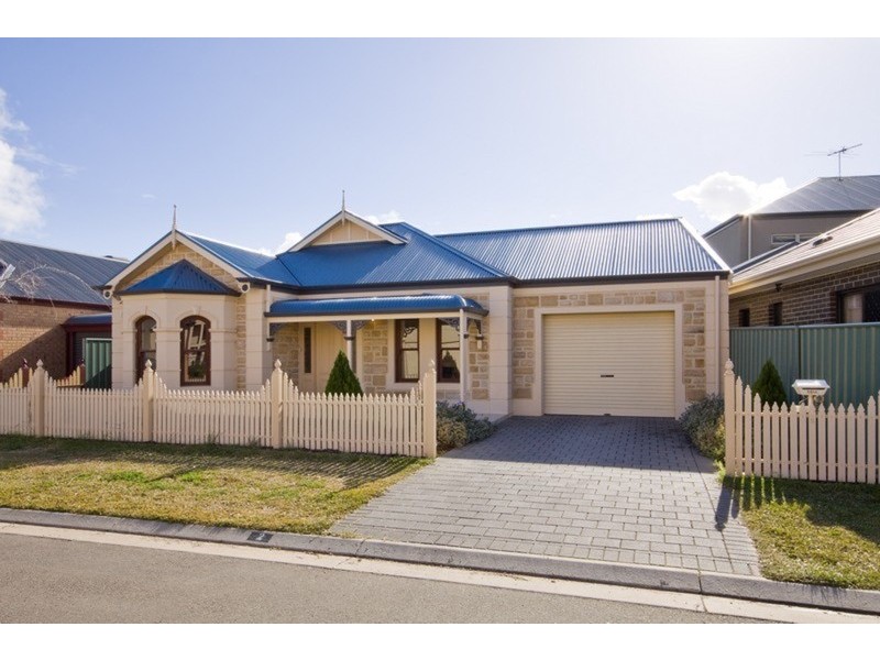 2 Antigua Court, Mawson Lakes SA 5095