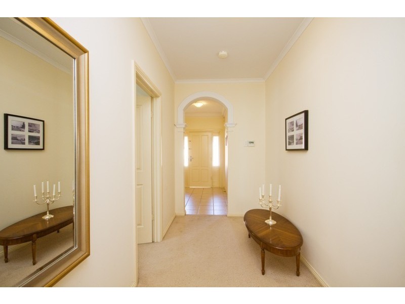 2 Antigua Court, Mawson Lakes SA 5095