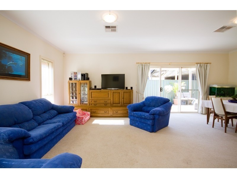 2 Antigua Court, Mawson Lakes SA 5095