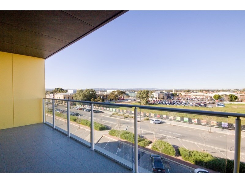 17/10-16 Light Common, Mawson Lakes SA 5095