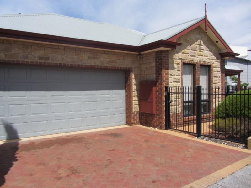 6 Saint Kitts  Place, Mawson Lakes SA 5095