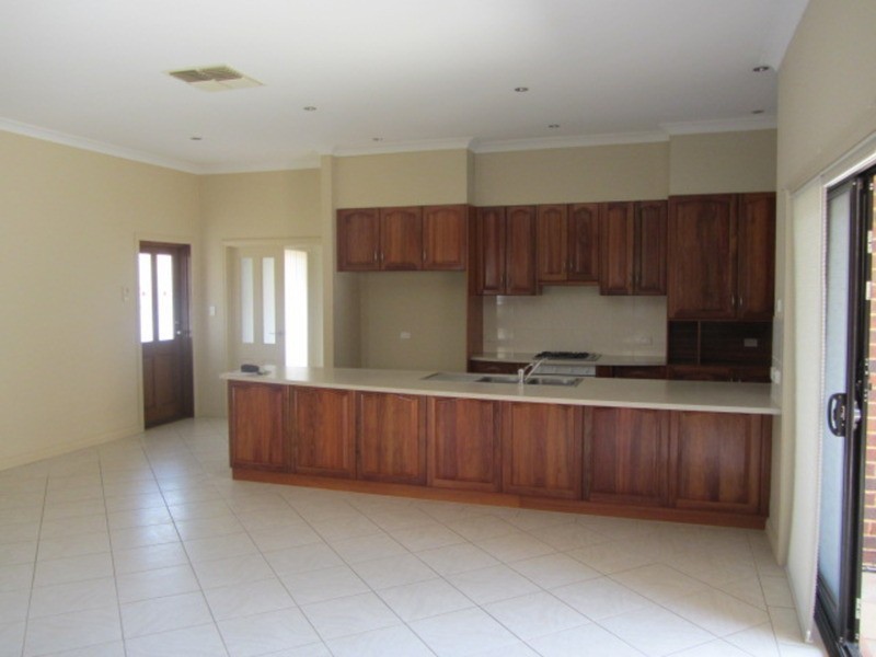 6 Saint Kitts  Place, Mawson Lakes SA 5095